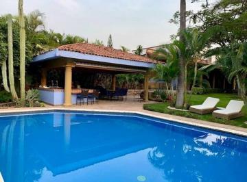 Casa en condominio de 5 habitaciones, Atlatlahucan · Hermosa Casa en Venta en Lomas de Cocoyoc Morelos