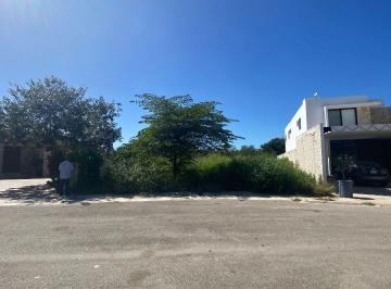 3fc7f1bfaed99db28ed66637a0d6f82cc01ca42abd10d2ead4151b7744a4f433 · Terreno en Venta en Mérida en Privada Residencial con Amenidades