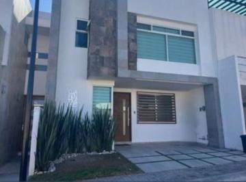 Casa de 4 habitaciones, San Andrés Cholula · Casa en Venta en Lomas de Angelópolis Zona Zul, Lejos del Río