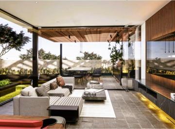 Casa · 600m² · 5 Recámaras · 8 Estacionamientos · Casa de Lujo en Fraccionamiento Seguro y Exclusivo de Naucalpan