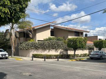 Casa · 465m² · 4 Recámaras · 3 Estacionamientos · Venta Casa en Chapalita, Zapopan, Jalisco