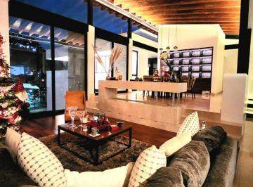 Casa Venta de 5 habitaciones · Residencia de Arquitectura Moderna y Ubicación Privilegiada en Fracc. Exclusivo de Naucalpan
