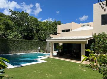 Casa de 3 habitaciones, Benito Juárez · Casa con Terraza, Jardín y Alberca Privada, en Venta, Residencial Villa Magna