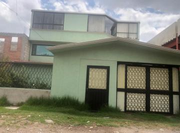 Casa · 210m² · 3 Recámaras · 4 Estacionamientos · Casa en Zinacantepec