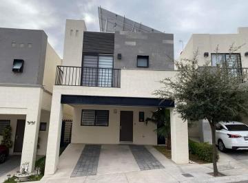 Casa · 3 Recámaras · 2 Estacionamientos · Se Renta Casa en Fraccionamiento Monticello