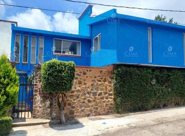 Casa · 325m² · 3 Recámaras · 3 Estacionamientos · Venta Casa en Fraccionamiento Lomas de Tetela - V342