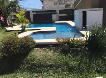 Casa de 2 habitaciones, Emiliano Zapata · Casa Cond Chico con Alberca a Una Calle de Burgos