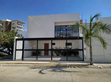 Casa de 4 habitaciones, Puerto Vallarta · Casa de 4 Recamaras, Alberca y Roof Top en Fluvial Vallarta