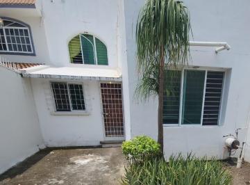 Casa · 124m² · 2 Recámaras · 1 Estacionamiento · Casa, Venta, Fracc. El Tajín en Papantla, Veracruz