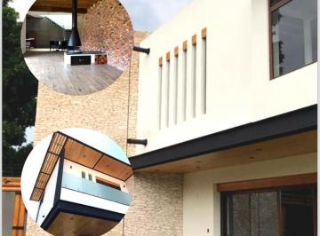Casa · 460m² · 4 Estacionamientos · Casa en Renta Jurica
