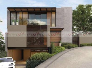 Casa · 603m² · 3 Recámaras · 6 Estacionamientos · Casa en Venta en Las Alondras