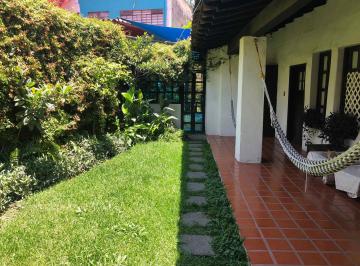 Casa de 3 habitaciones, Cuernavaca · Casa Al Fondo en El Centro de Cuernavaca con 3 Locales Comerciales Al Frente