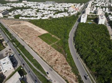 Terreno / Lote · 3656m² · Terreno en Venta 1.74 Hectáreas Av 135 con Huayacan