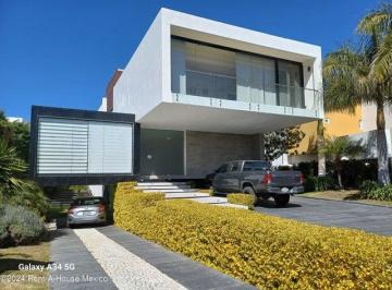 Casa de 4 habitaciones, Querétaro · Casa con 839 m² de Superficie de Terreno y 4 Recámaras en Venta en El Campanario