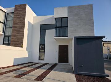Casa · 160m² · 3 Recámaras · 2 Estacionamientos · Casa en Venta Recámara Planta Baja en Lomas de La Rioja Veracruz Alvarado Riviera Veracruzana