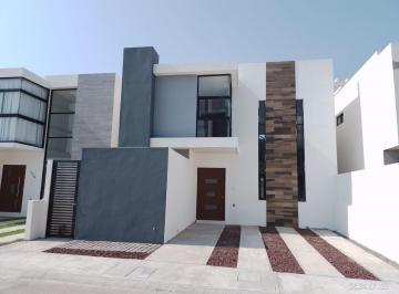 Casa · 165m² · 3 Recámaras · 2 Estacionamientos · Casa en Venta con Recámara en Planta Baja en Lomas del Sol Veracruz Alvarado Riviera Veracruzana