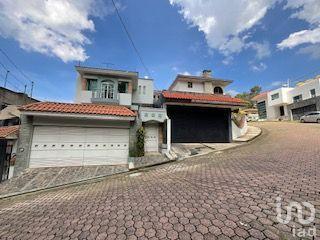 Casa · 306m² · 4 Recámaras · 3 Estacionamientos · Venta de Casa en Residencial Don Vasco, Uruapan Michoacán