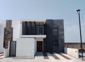 Casa · 165m² · 3 Recámaras · 2 Estacionamientos · Casa en Venta en Lomas del Sol Veracruz Riviera Veracruzana Alvarado