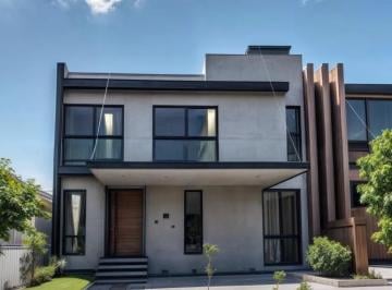 Casa de 3 habitaciones, Querétaro · Se Vende Casa en Altozano, Fraccionamiento de Lujo y Premium en Querétaro