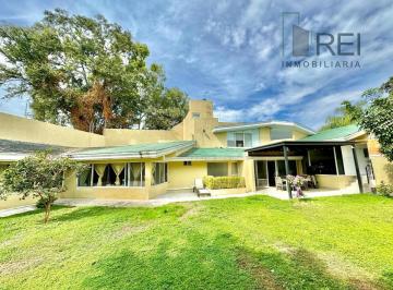 Casa de 4 habitaciones, Zapopan · Venta Casa en Bugambilias 1a. Seccion