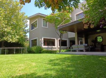 Casa de 5 habitaciones, Querétaro · Casa en Venta en El Campanario, Querétaro