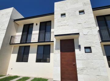 Casa · 142m² · 3 Recámaras · 2 Estacionamientos · Casa en Venta en Residencial Cúspide.