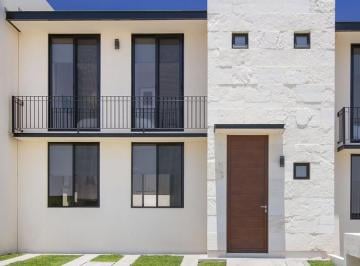Casa · 142m² · 3 Recámaras · 2 Estacionamientos · Casa en Venta en Residencial Cúspide.