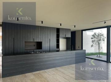 Casa en condominio · 315m² · 4 Recámaras · 3 Estacionamientos · Casa en Condominio - Fraccionamiento El Campanario