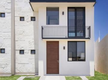 Casa · 98m² · 2 Recámaras · 2 Estacionamientos · Casa en Venta en Residencial Cúspide.