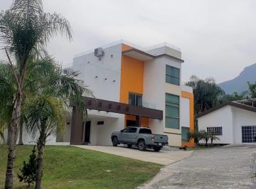 Casa · 550m² · 4 Recámaras · Casa - Cieneguilla