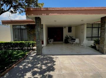 Casa · 300m² · 3 Recámaras · Casa - Cola de Caballo