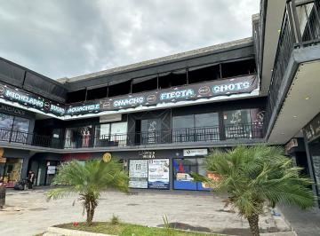 Local comercial , San Pedro Tlaquepaque · Local en Venta en Av La Llave 2 - 3