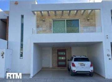 Casa · 210m² · 3 Recámaras · 2 Estacionamientos · Se Vende Casa en Horizontes II
