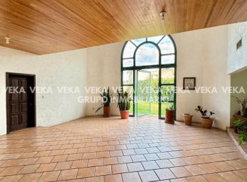 Casa · 366m² · 3 Recámaras · 2 Estacionamientos · En Venta Casa con Amplio Terreno Estilo Rustico en Campestre Washigton