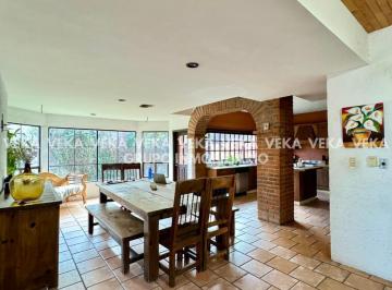 Casa · 366m² · 3 Recámaras · 2 Estacionamientos · En Venta Casa con Amplio Terreno Estilo Rustico en Campestre Washigton