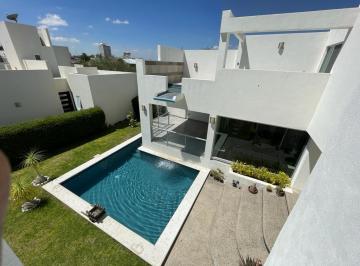 Casa de 3 habitaciones, Tequisquiapan · Venta de Casa con Alberca Tequisquiapan, Querétaro