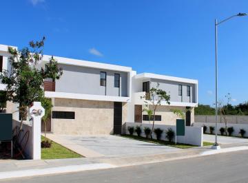 Casa · 208m² · 3 Recámaras · 4 Estacionamientos · Casa en Venta de 3 Recámaras en Dzityá