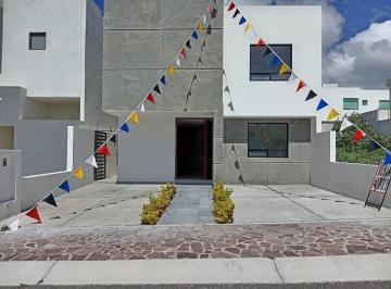 Casa en condominio de 4 habitaciones, Querétaro · Casa en Venta La Cima, Refugio, Querétaro, México. Roof Garden y Alberca.