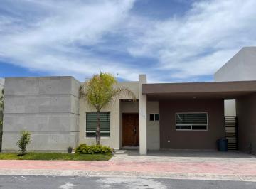 Casa de 3 habitaciones, Saltillo · Casa en Renta de un Piso Amueblada Misiones VI