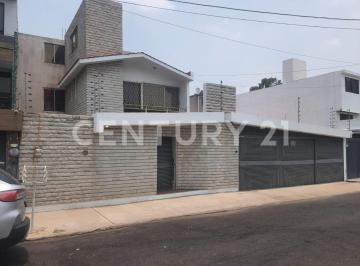 Casa · 274m² · 3 Recámaras · 3 Estacionamientos · Casa en Venta en Villa Quietud, Coyoacán, Cdmx