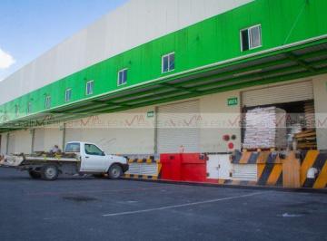Nave industrial · 240m² · 1 Recámara · Nave Industrial en Venta en Prados de Santa Rosa