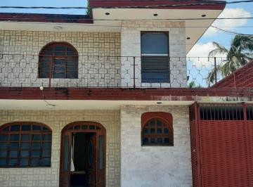 Casa · 367m² · 4 Recámaras · 2 Estacionamientos · Excelente Opcion Casa en Venta Merida Centro Garcia Gineres (Avc - 2410)