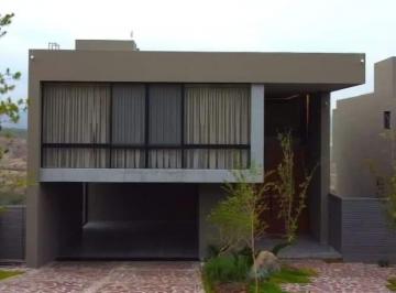 Casa de 4 habitaciones, León · Residencias en El Bosque Country Club