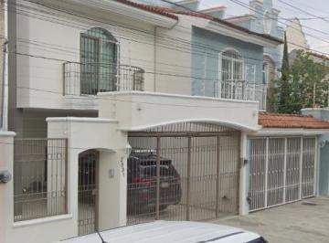 Casa de 3 habitaciones, Guadalajara · Ri. Casa en Venta C. Quebrada #2881, Colonia Bosques de La Victoria, C. P. 44540.
