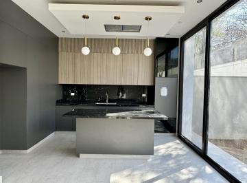 Casa · 263m² · 3 Recámaras · 2 Estacionamientos · Casa - Monterrey