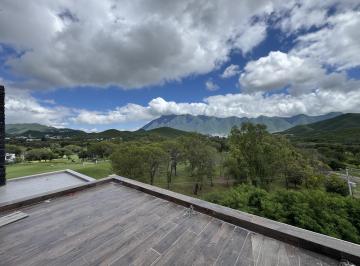 Casa · 1073m² · 4 Recámaras · 4 Estacionamientos · Espectacular Proyecto Llave en Mano - Residencial y Club de Golf La Herradura Etapa a