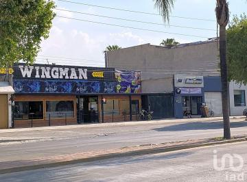 Local comercial · 240m² · 3 Recámaras · 10 Estacionamientos · Local Amplio en Venta Boulevard Celaya