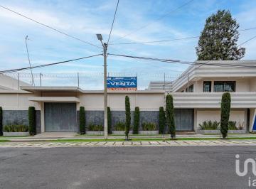 Edificio · 397m² · 6 Recámaras · 10 Estacionamientos · Hermosa Propiedad en Venta en Iztapalapa
