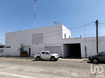 Bodega comercial · 817m² · 7 Recámaras · Bodega en Venta en Colima