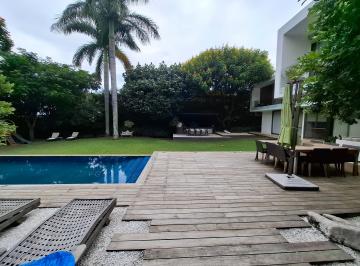 Casa de 4 habitaciones, Cuernavaca · Venta Hermosa Residencia Moderna en Privada en Vista Hermosa